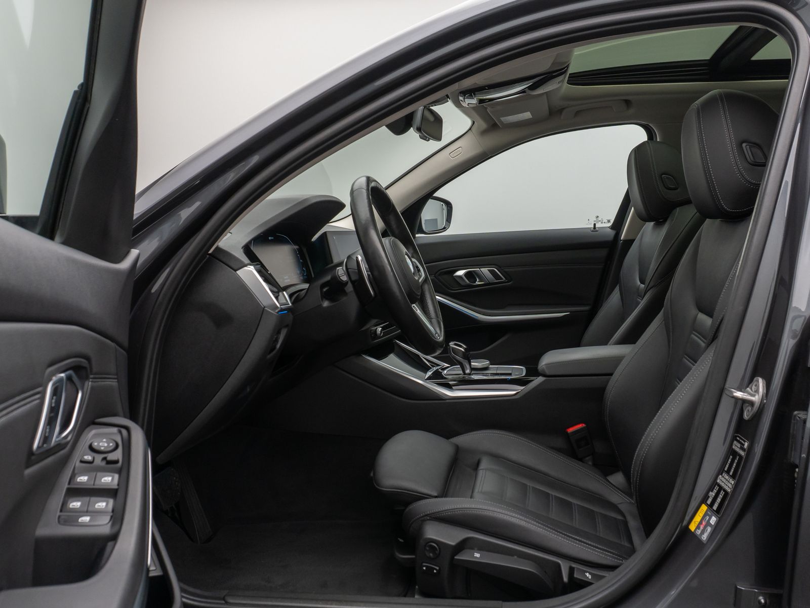Fahrzeugabbildung BMW 330e xD Sport Line Panorama Laser Kamera HUD DAB