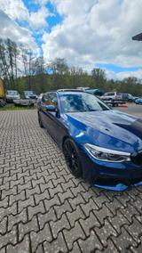 BMW 540d xDrive Touring M-Paket Garantie 12/26 - blaue BMW 540