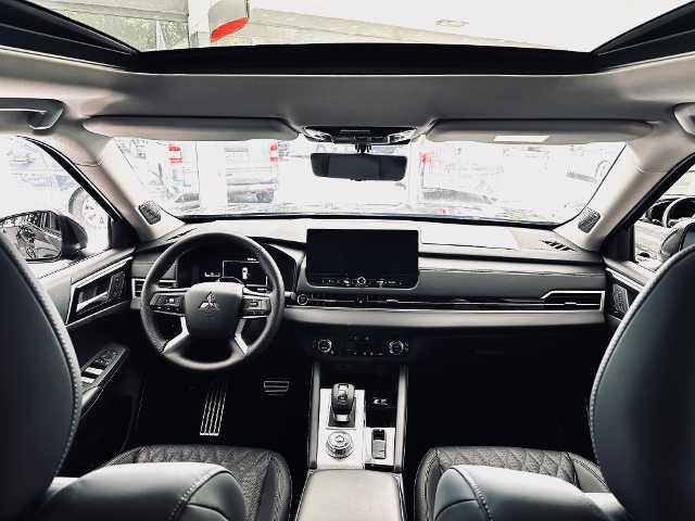 Mitsubishi Outlander 2.4L PHEV TOP 2-Farb