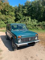Lada Niva mit LPG/Benzin Hohlraumversiegelung - Lada Niva: M