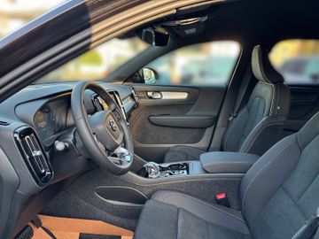 Volvo XC40 Plus Black Edition 2WD*Licht-P*360°*
