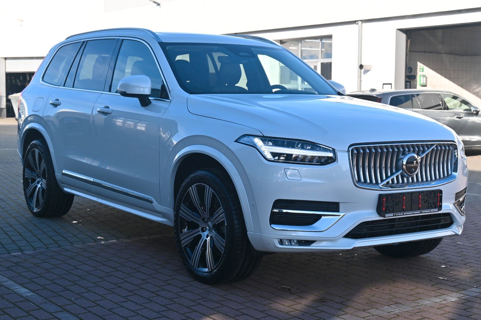Fahrzeugabbildung Volvo XC90 B5D AWD Ultimate Bright*PANO*STHZ*LUFT*AHK