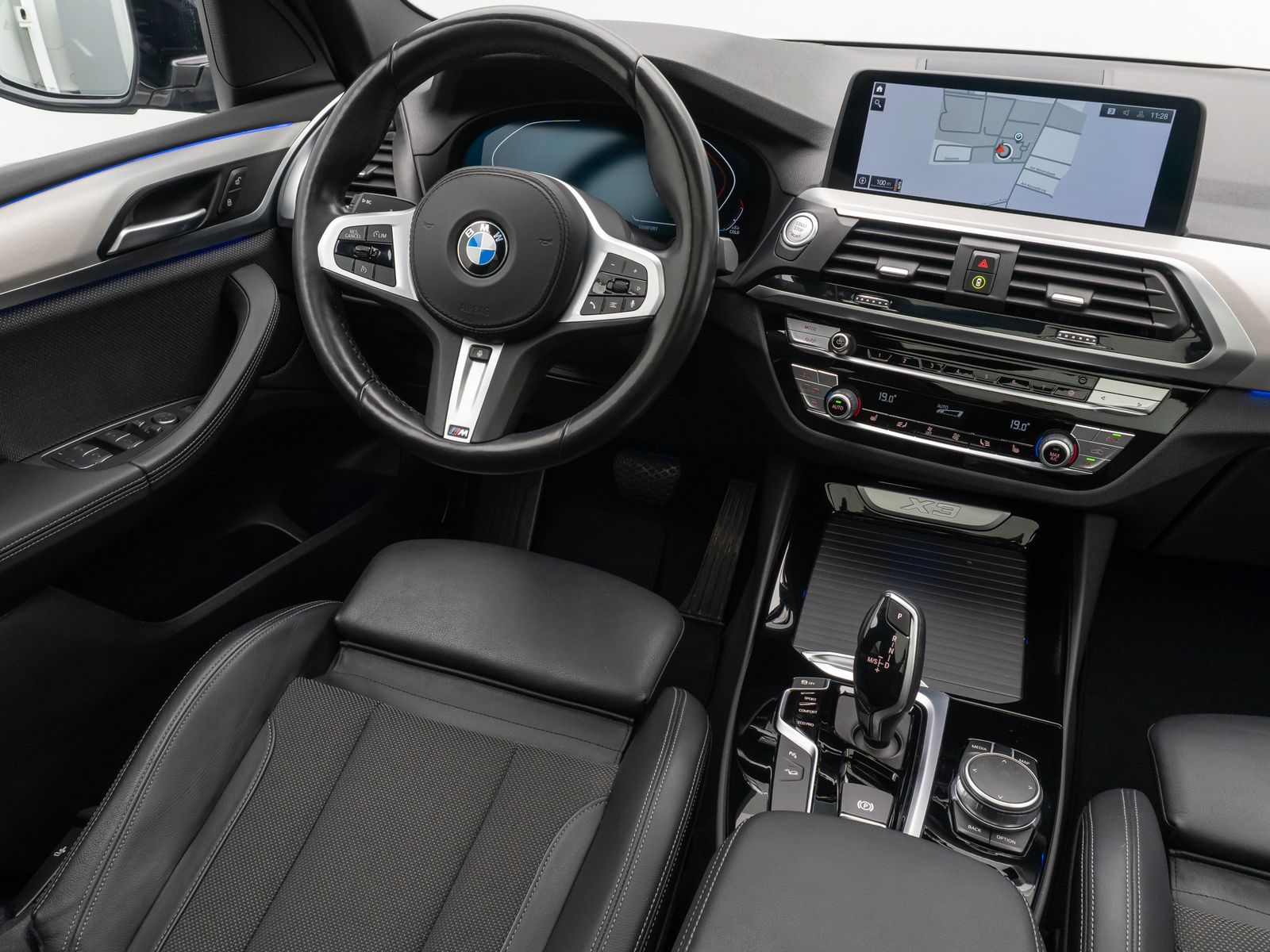 Fahrzeugabbildung BMW X3 xD20d xLine Kamera DAB AHK Komfort HUD 20Zoll