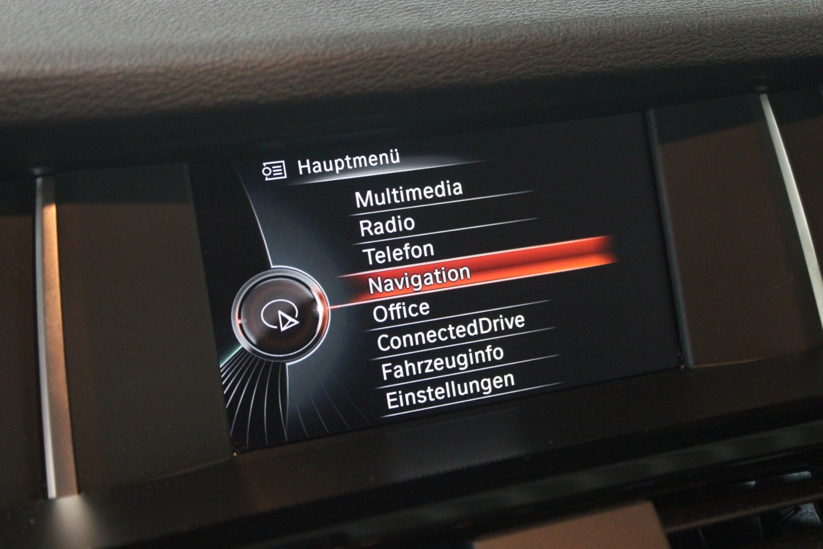 Fahrzeugabbildung BMW X3 xDrive28i xLine Aut. AHK HUD LEDER STDHZ uvm.
