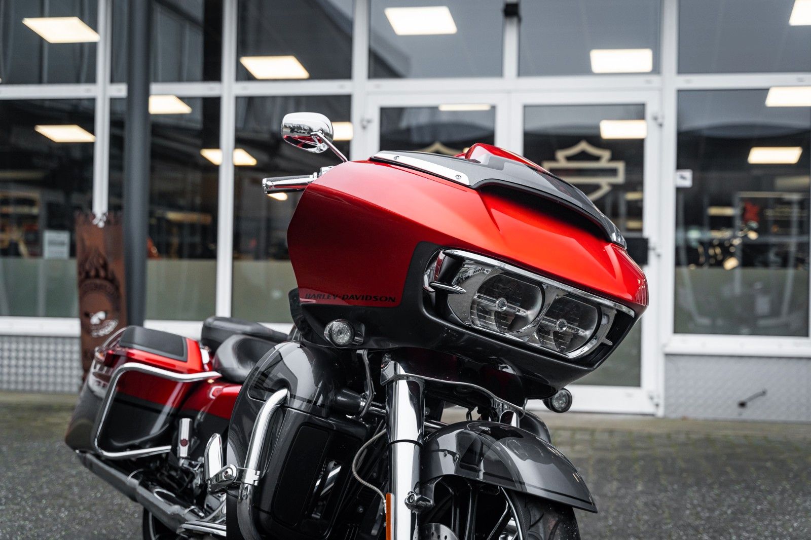 Fahrzeugabbildung Harley-Davidson FLTRXSE CVO ROAD GLIDE 117 CUI - JEKILL&HYDE -