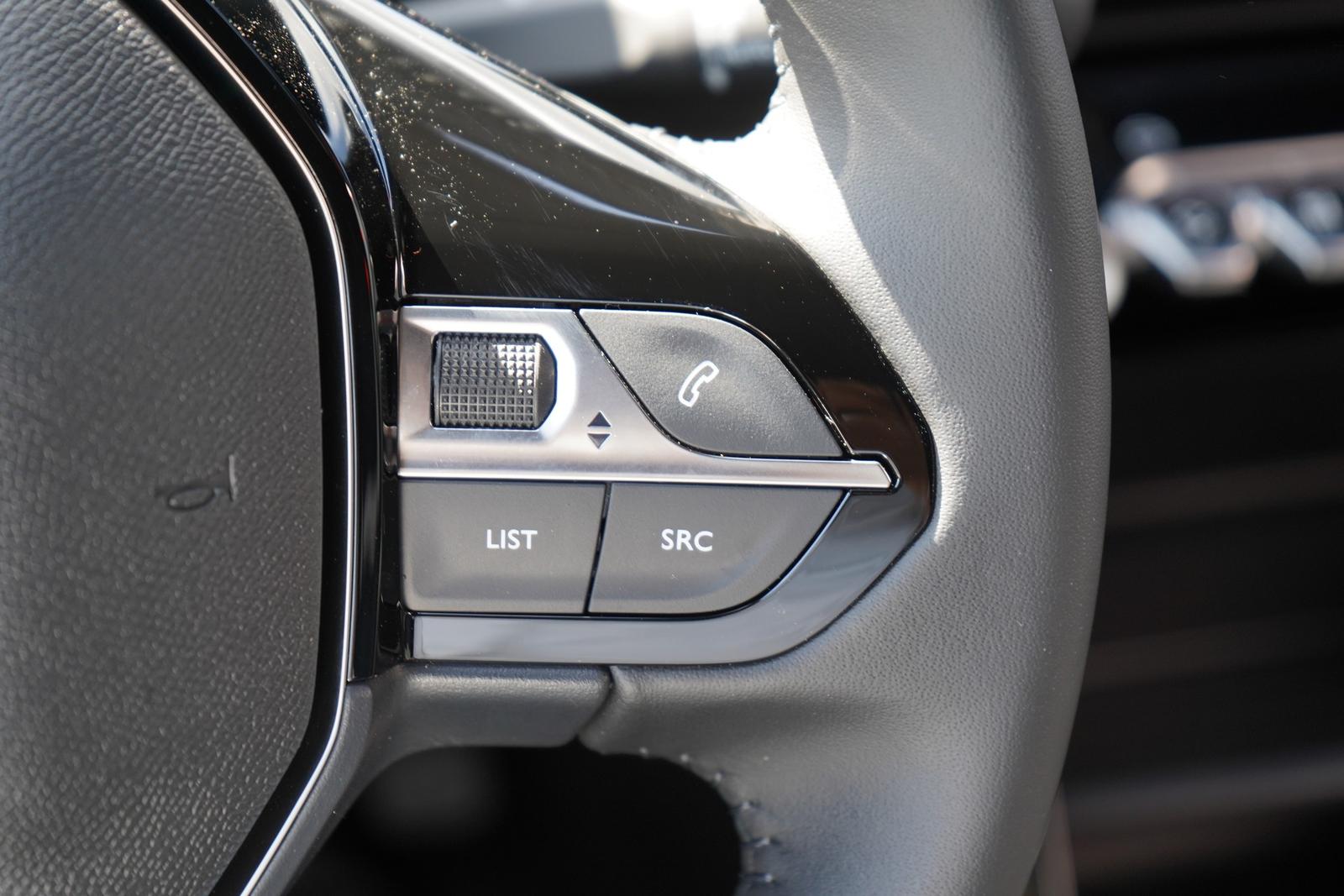 Peugeot 2008 1.2 PureTech LED Navi Kamera