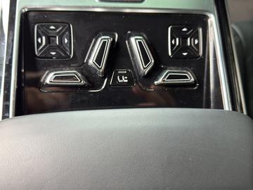 2021 AUDI A8 — миниатюра 21