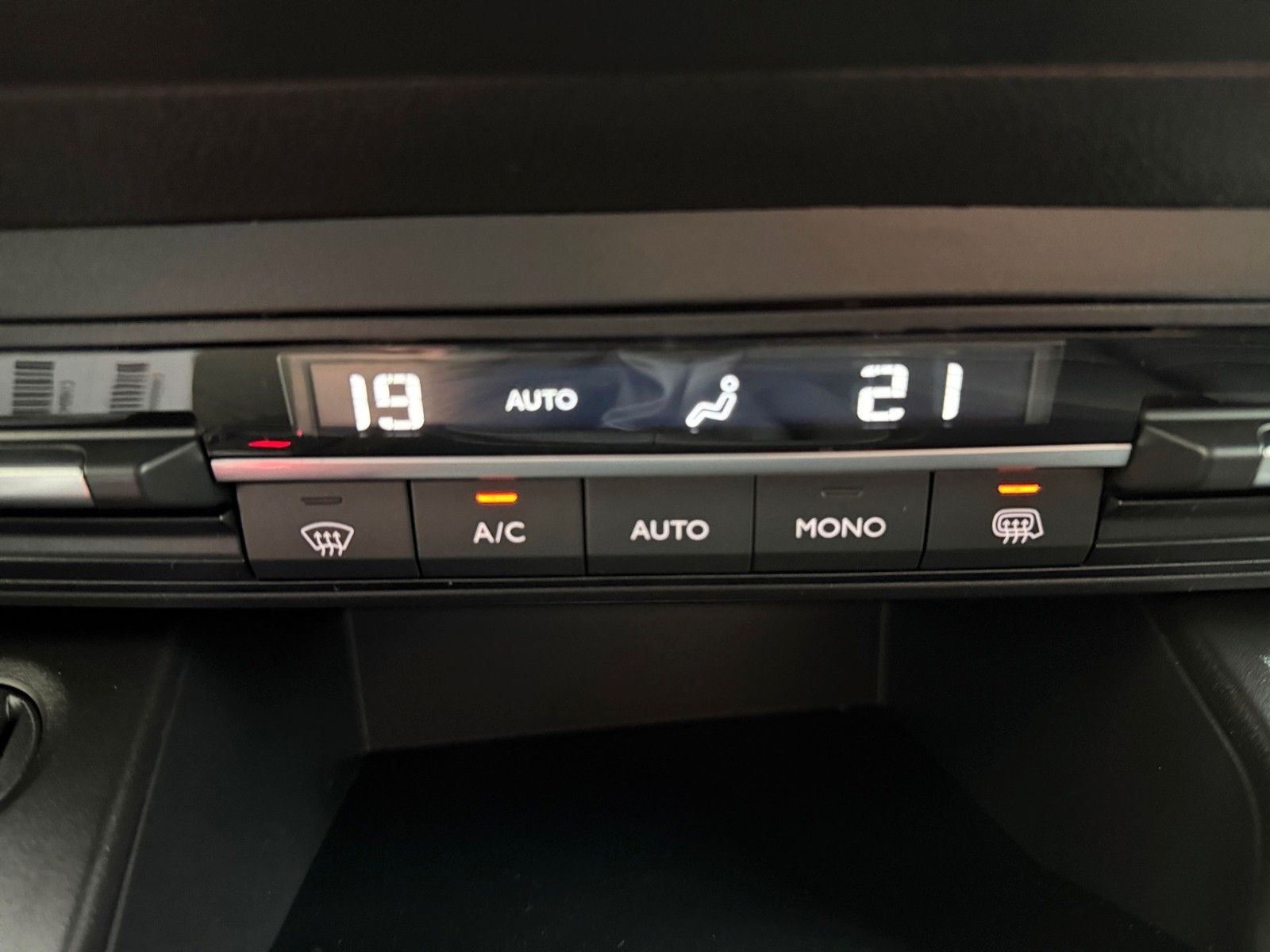 Fahrzeugabbildung Citroën Berlingo 1.5 Diesel 100 M XTR Neuwagen