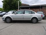 Volkswagen Passat 1.6 Limousine/Schiebdach/Guter Zustand - Volkswagen Passat mit Benzin-Antrieb: Limousine, 1.6