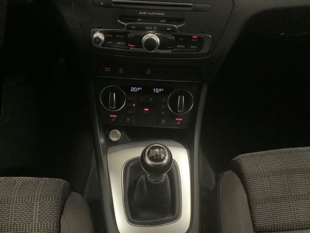 Q3 sport 1.4 TFSI cod 6-Gang,AHZV,Navi
