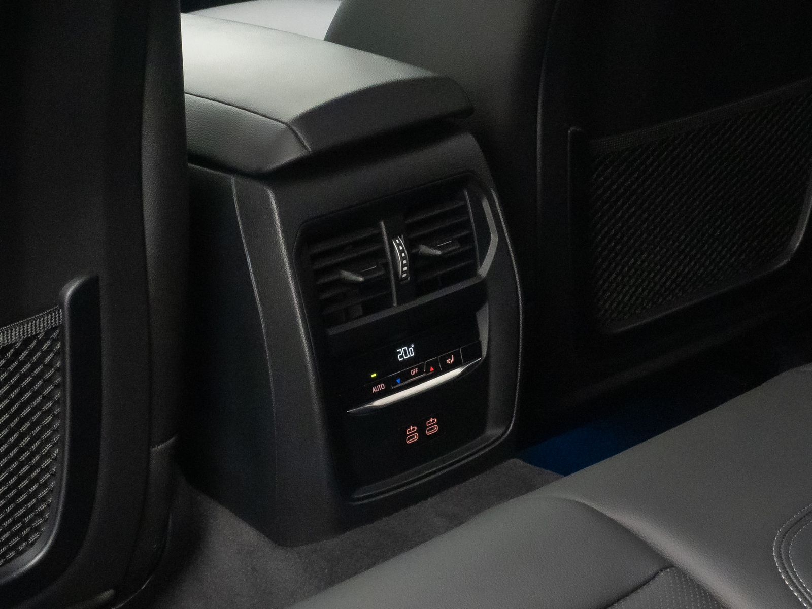 Fahrzeugabbildung BMW 320d Stop&Go DAB Kamera HUD Sportsitz Leder LED
