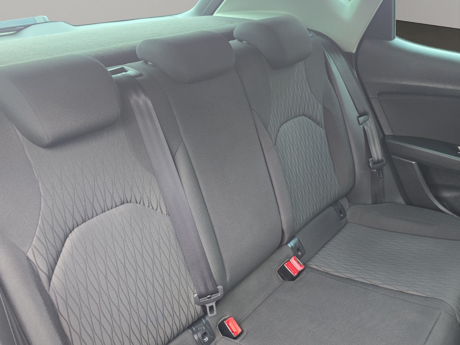 Fahrzeugabbildung SEAT Leon Style Diesel DSG-AUTOMATIK Temp PDC Klima