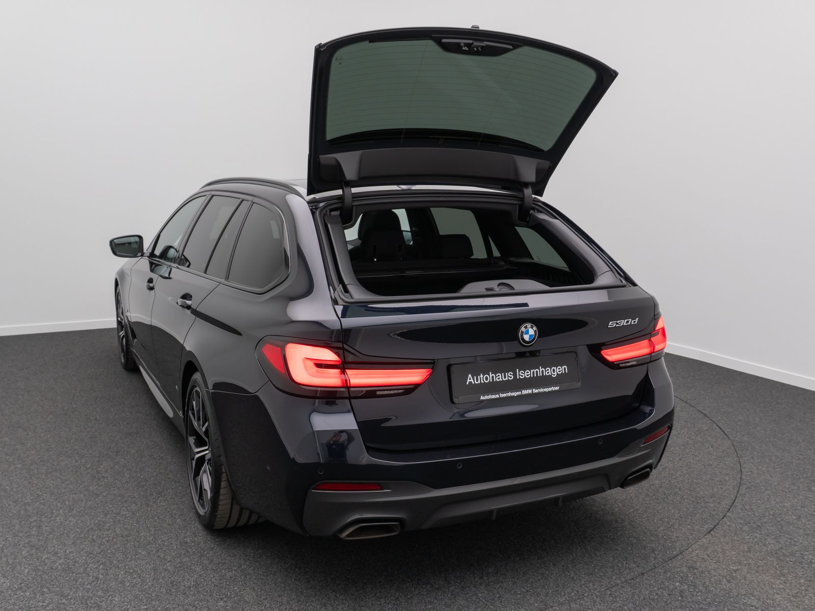 Fahrzeugabbildung BMW 530d M Sport Laser DAB Kamera HUD Panorama 19"