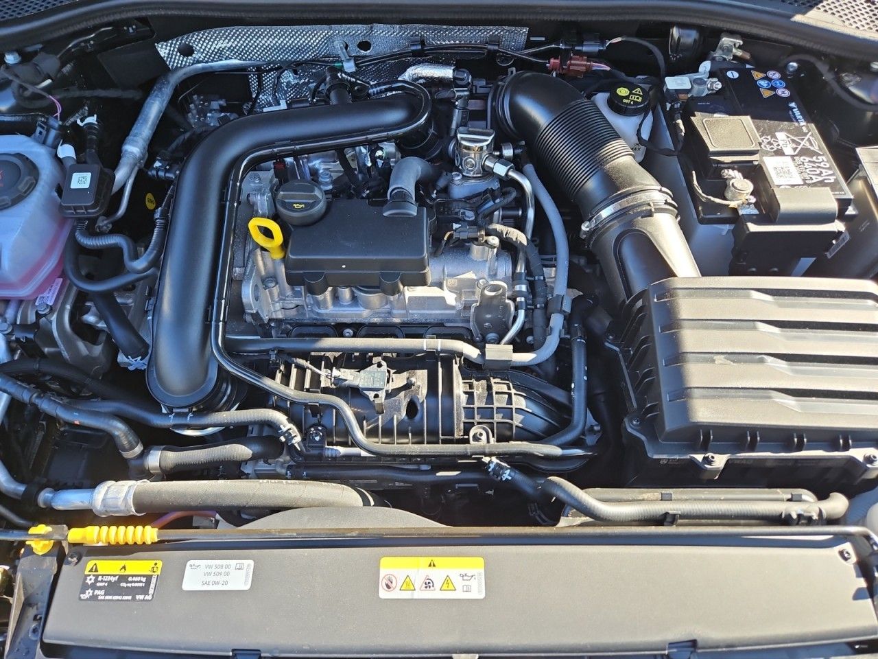 Fahrzeugabbildung SEAT Leon Sportstourer eTSI DSG Style Sitzheizung
