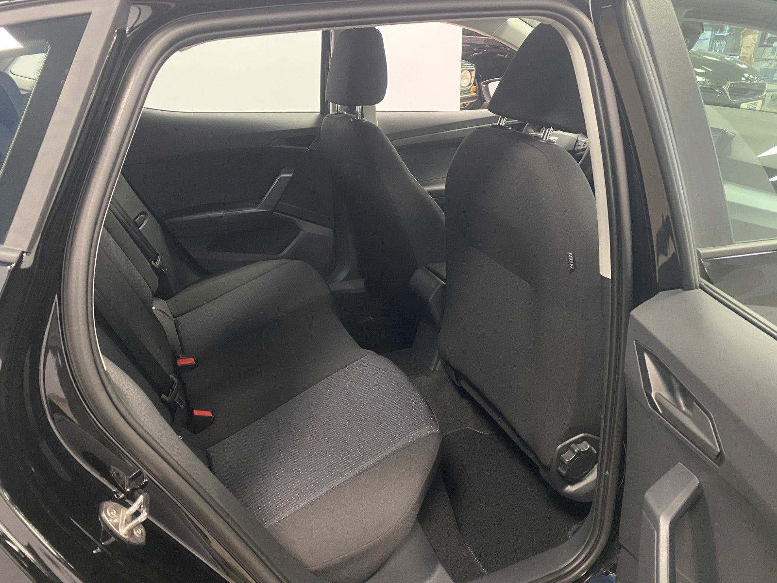 Fahrzeugabbildung SEAT Ibiza 1.0 TSI Style+5 Jah GARANTIE+KAMERA+PDC+BC