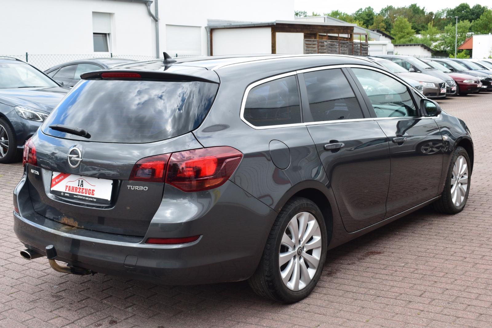 Opel Astra 2011 — photo 5