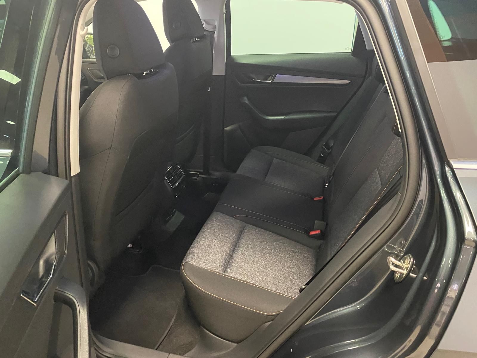 Fahrzeugabbildung SKODA Karoq 1.5 TSI +APP+KLIMA+ACC+RFK+PDC+NAVI+SITZHE