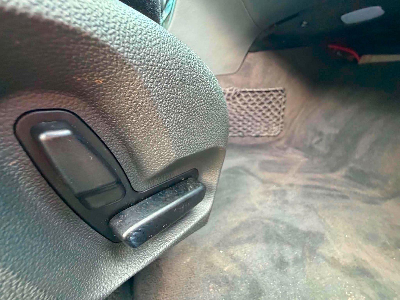 Mercedes-Benz E320 2006 — photo 13