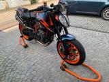 KTM 890 Duke r