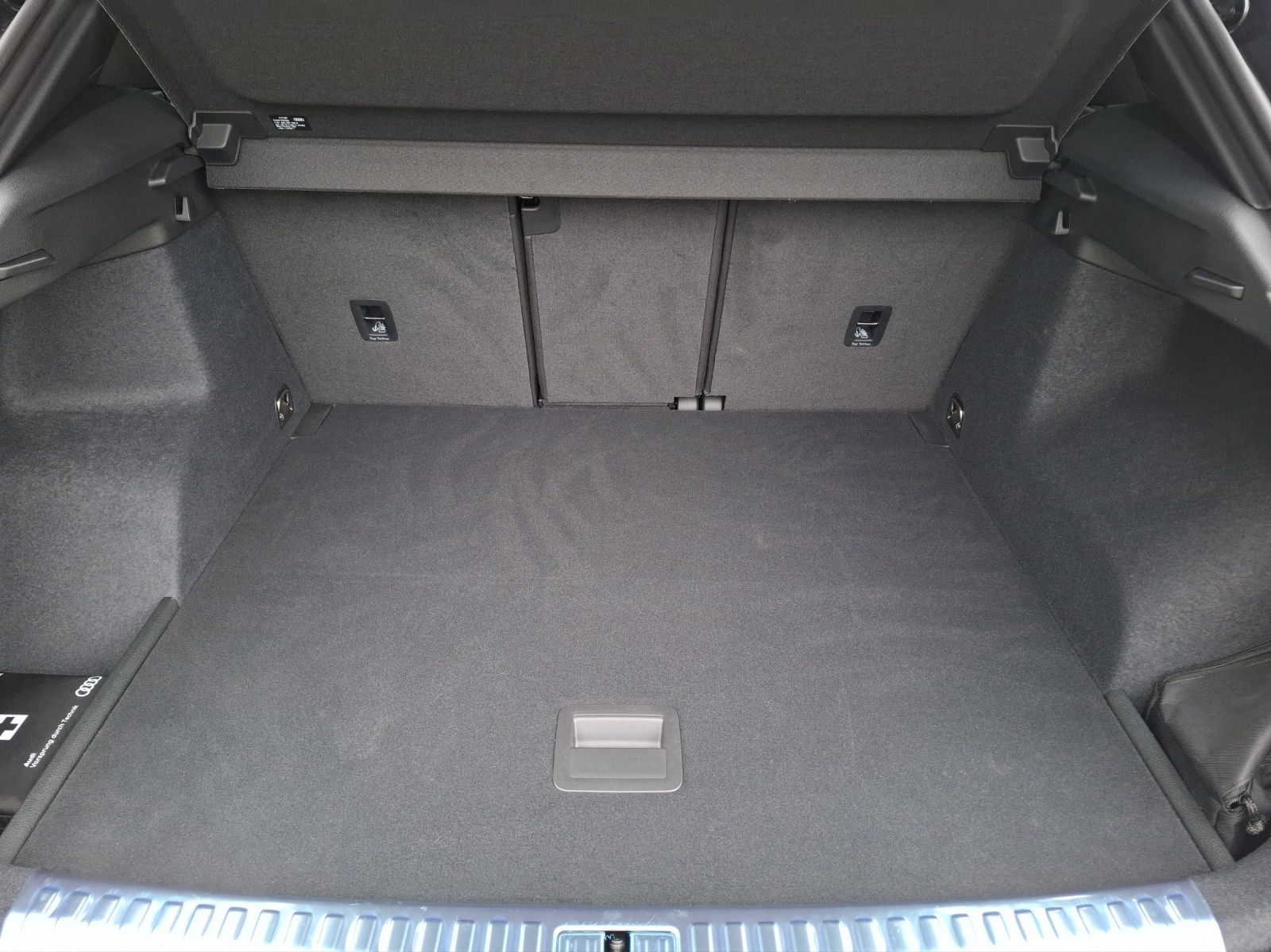 Fahrzeugabbildung Audi Q3 40 TFSI S-line quattro S-tronic LED AHK Navi