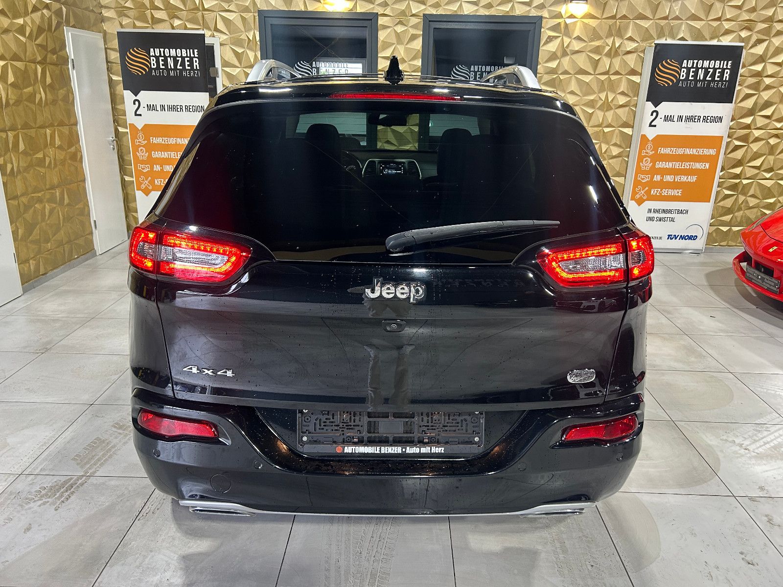 Fahrzeugabbildung Jeep Cherokee M-Jet Overland 4WD/BI-XENON/PANO/MEMORY