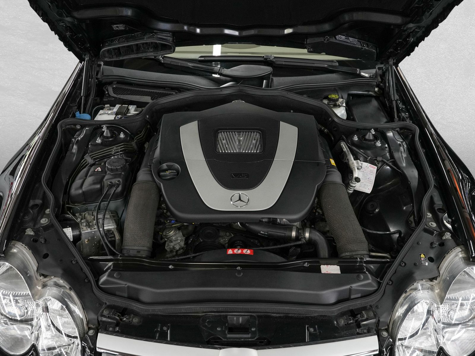 Fahrzeugabbildung Mercedes-Benz SL 350 - im sehr gepflegten Zustand