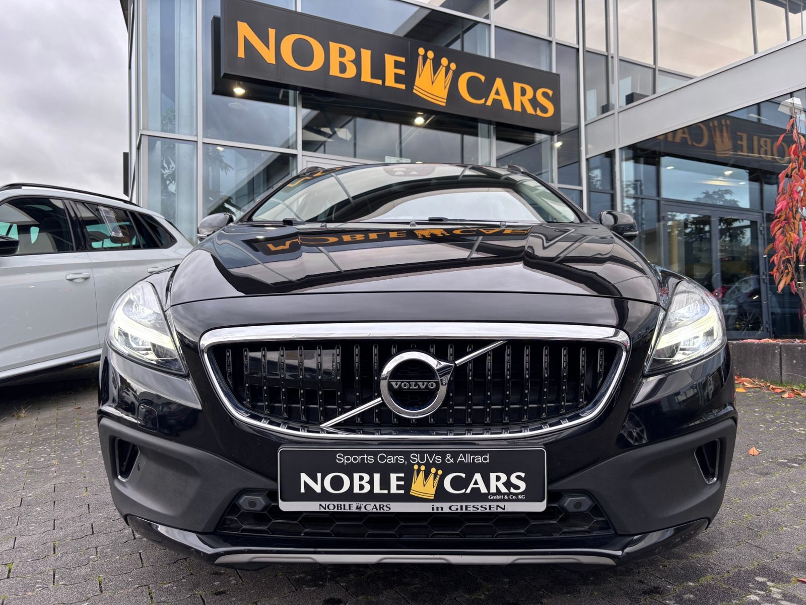 Fahrzeugabbildung Volvo V40 Cross Country Momentum LED NAVI ALU
