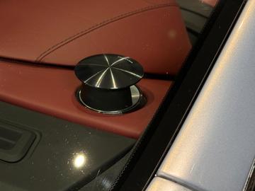 2010 Aston Martin DBS — миниатюра 16