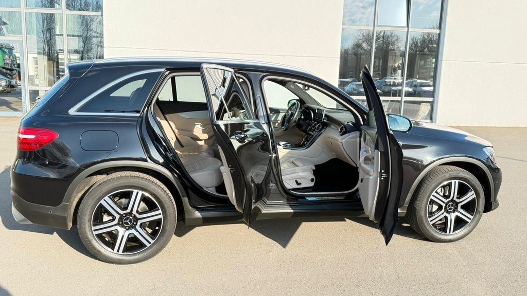 Image of Mercedes-Benz GLC 250