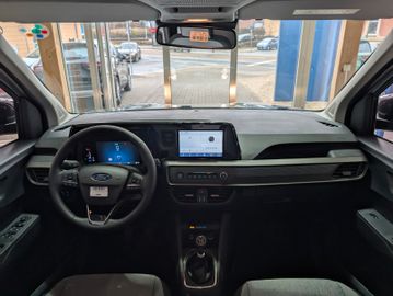 Ford Tourneo Courier Titanium AHK