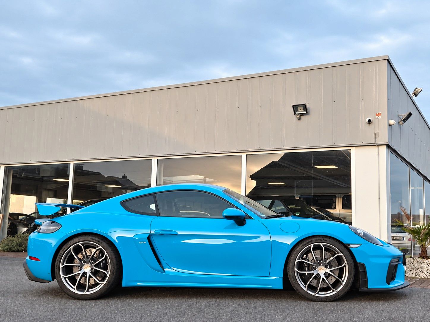 Fahrzeugabbildung Porsche Cayman GT4/BRD/2.Hd/Carbon/Akrapovic