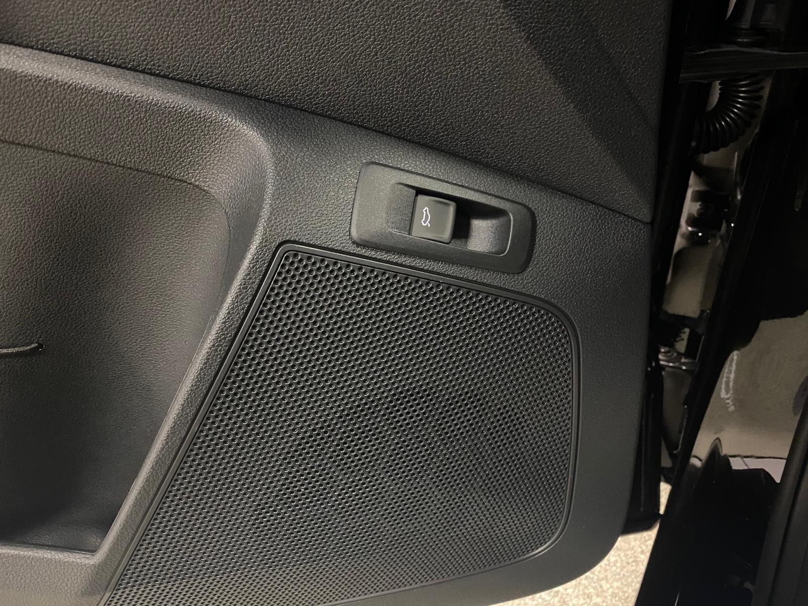 Fahrzeugabbildung SKODA Karoq 1.5 ACT SPORTLINE+5J GA+MATRIX+ACC+360+AHK