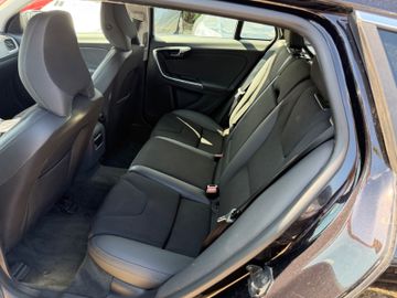 Volvo V60 - 11