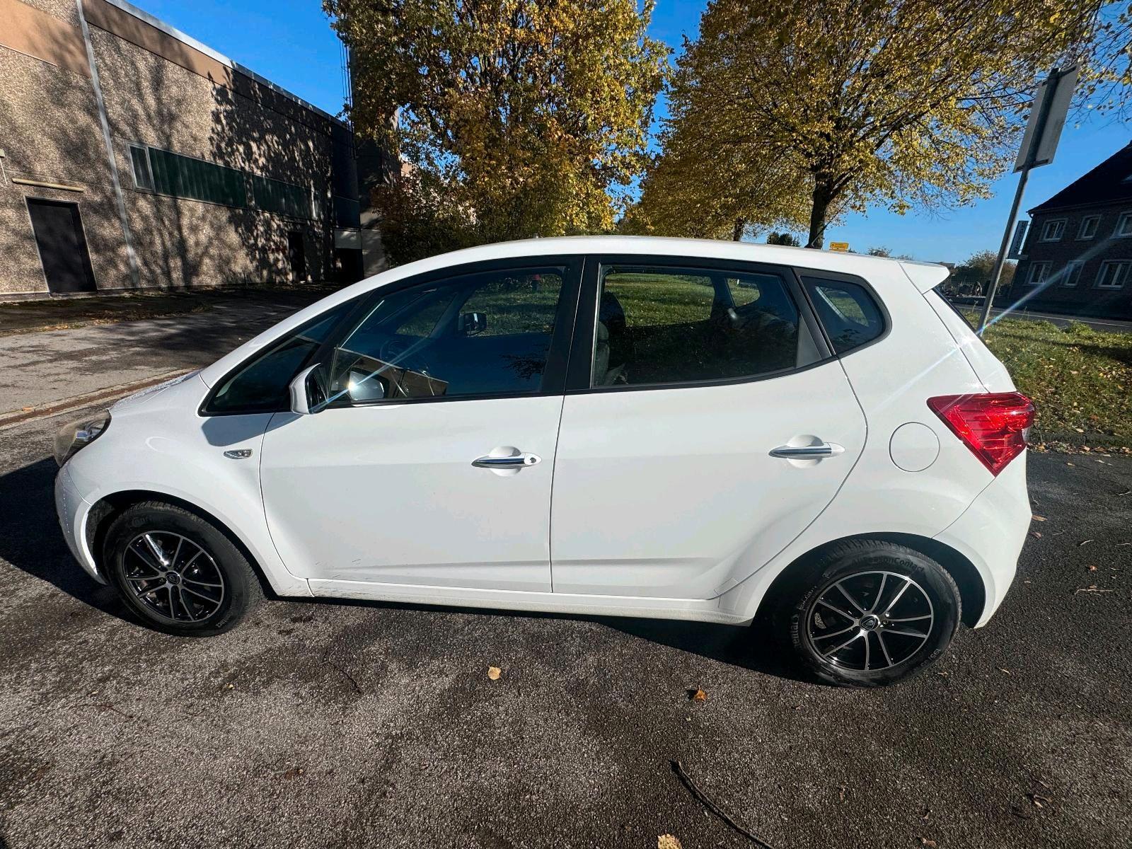 Hyundai ix20 2015 — photo 6
