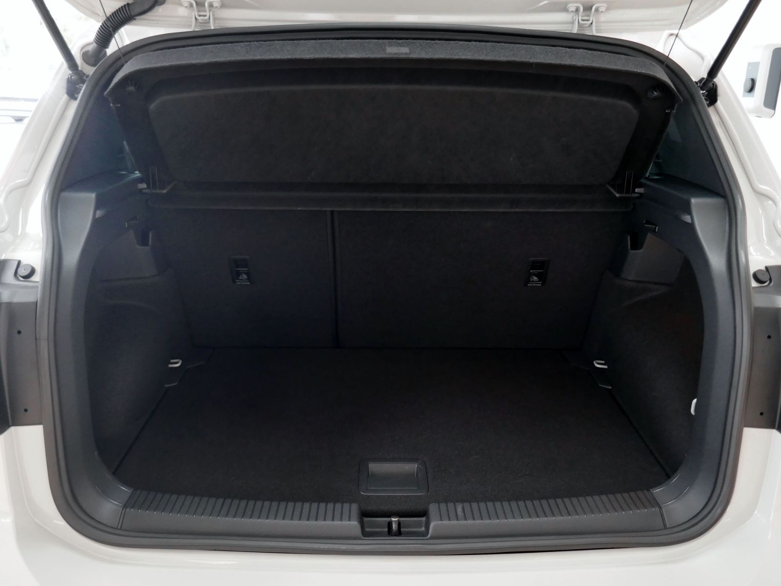 Fahrzeugabbildung Volkswagen T-Cross R-Line 1.0 TSI | LED PDC ACC Navi App