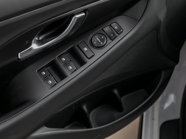 Hyundai i30 Spurhalteassistent Navi Digitales Cockpit