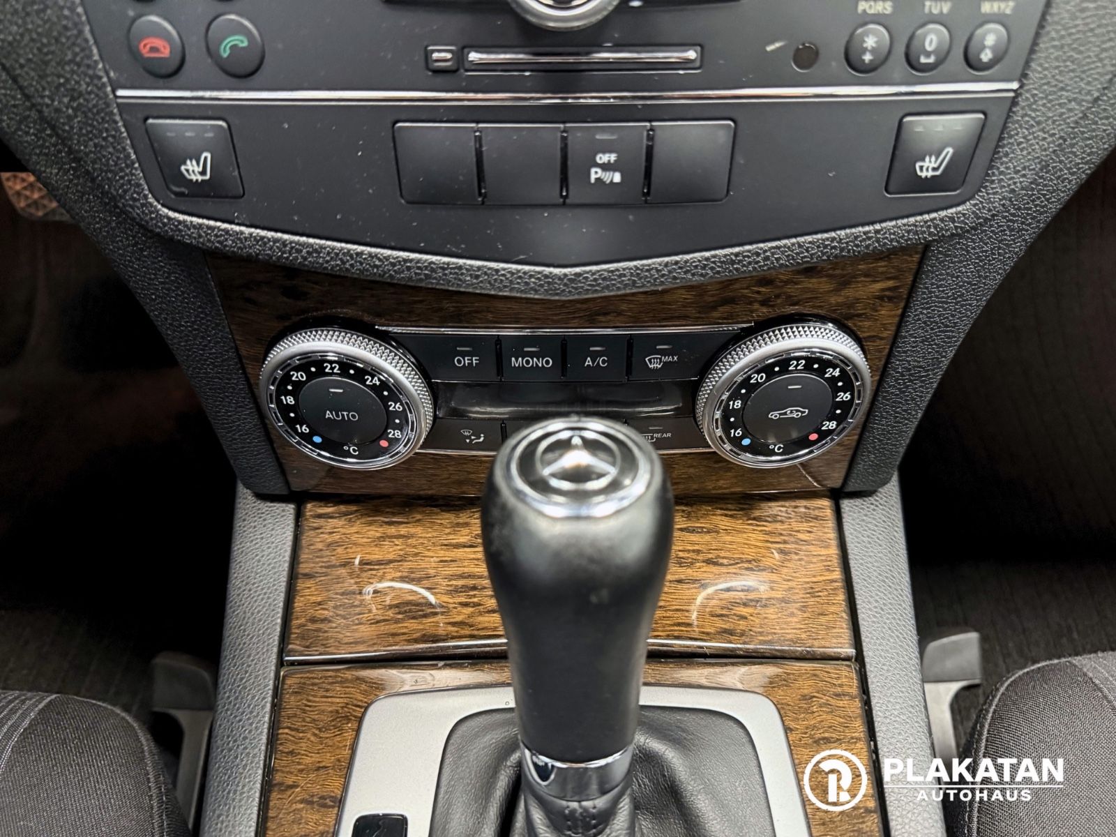 Fahrzeugabbildung Mercedes-Benz C 200 Kompressor Navi, Parksensoren, Service Neu