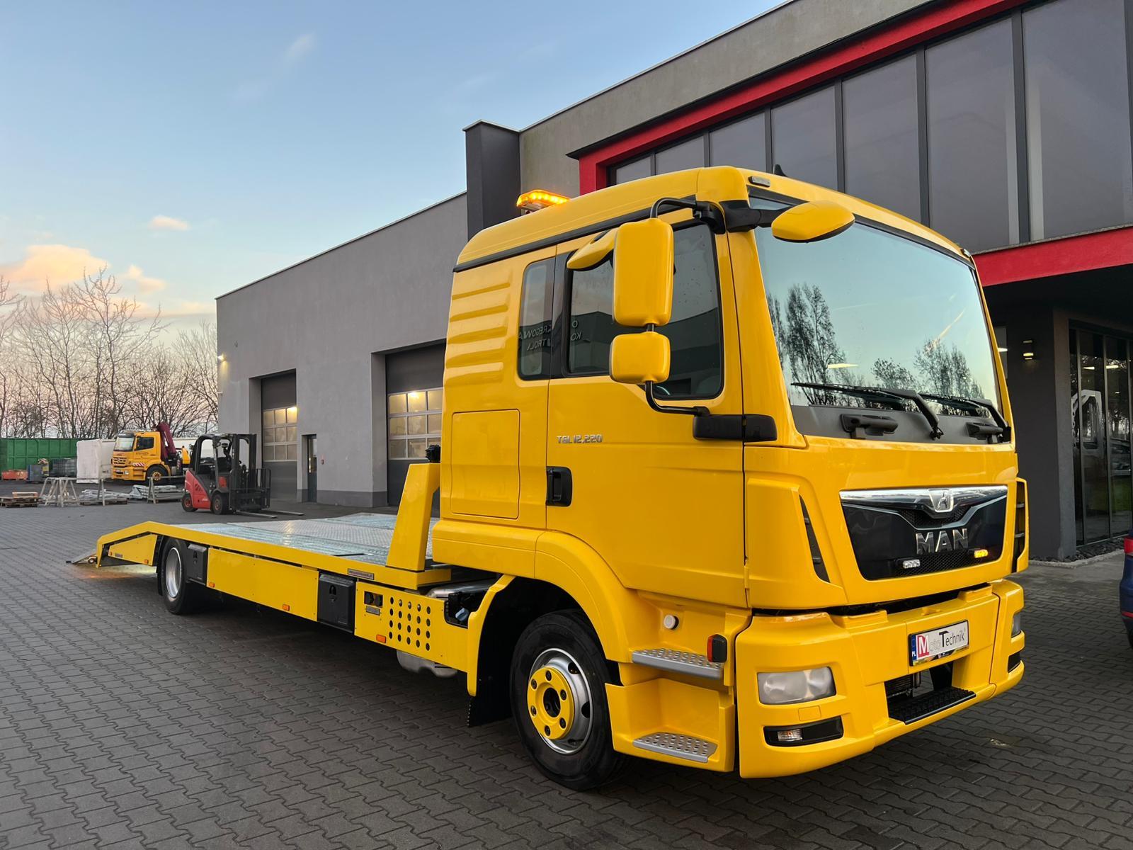 MAN TGL 12.220 Autotransporter mit RADMULDEN