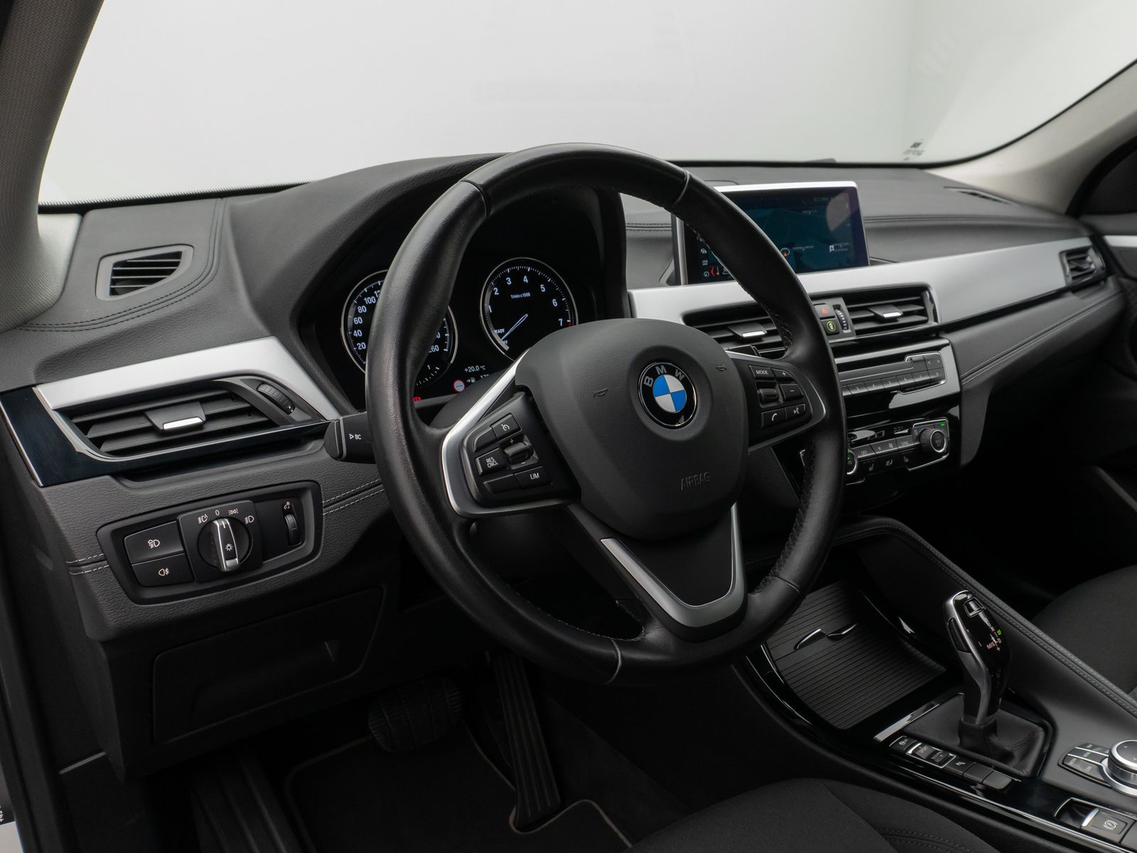 Fahrzeugabbildung BMW X2 sD18i Kamera DAB Geschwindig LED Navi ParkAss