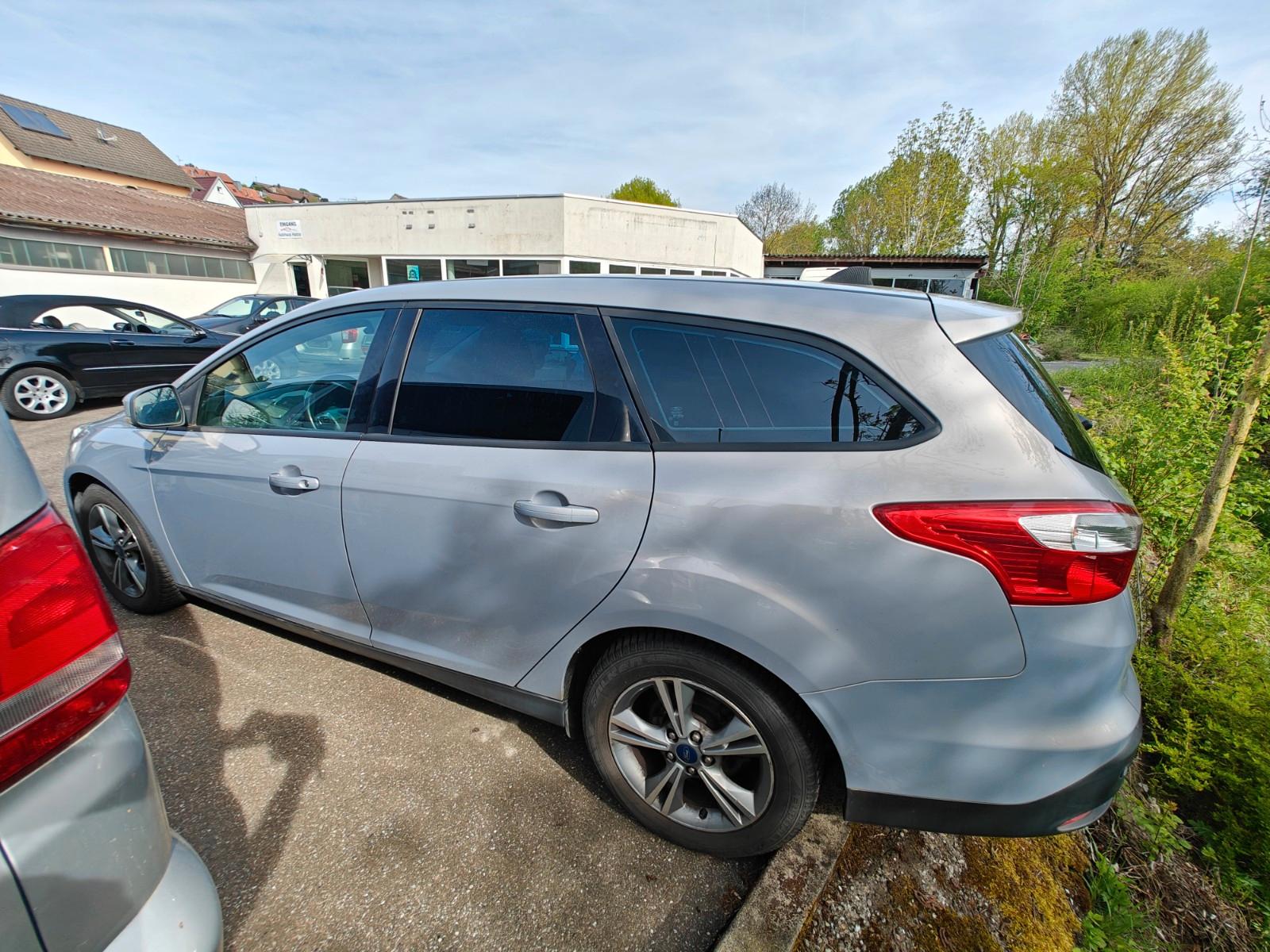 Ford Focus 2013 — interior
