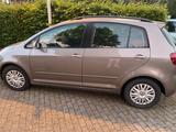 Volkswagen Golf Plus, Rentnerfahrzeug mit wenig Kilom... - VW Golf Plus in Köln