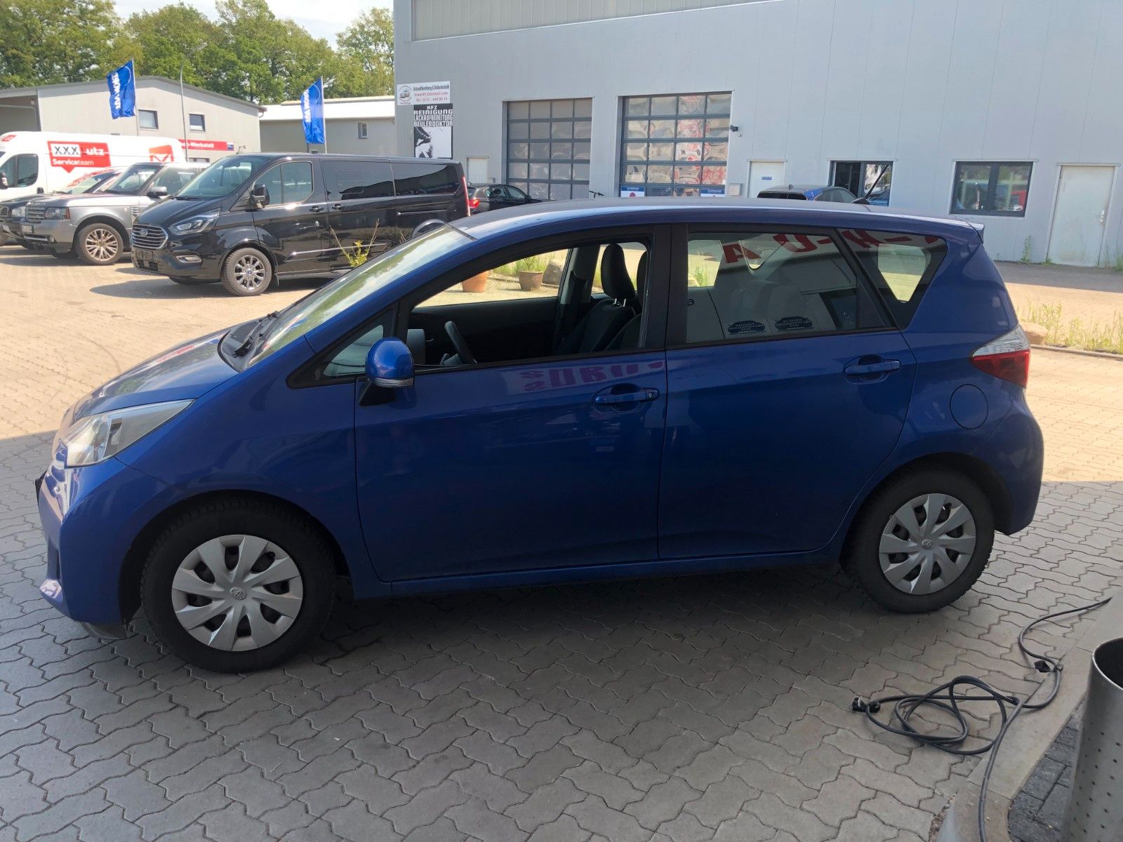 Fahrzeugabbildung Toyota Verso-S Life Unfall Beifahrerseite