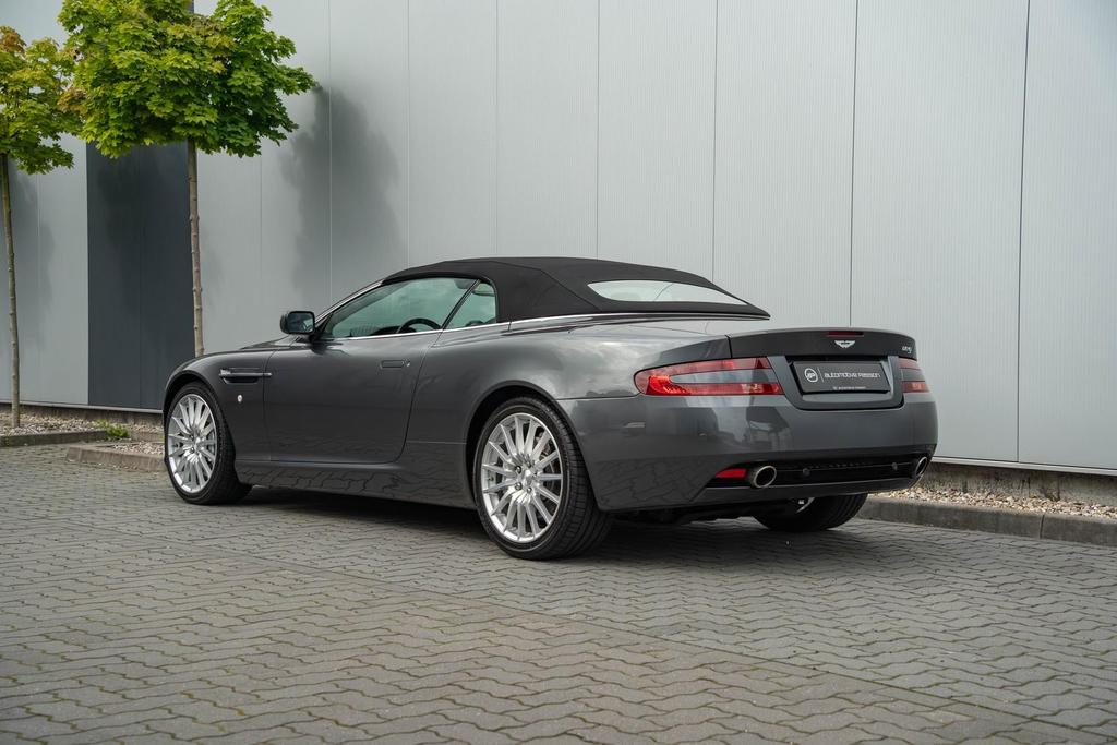 Aston Martin DB9