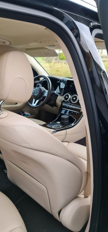 Image of Mercedes-Benz GLC 300