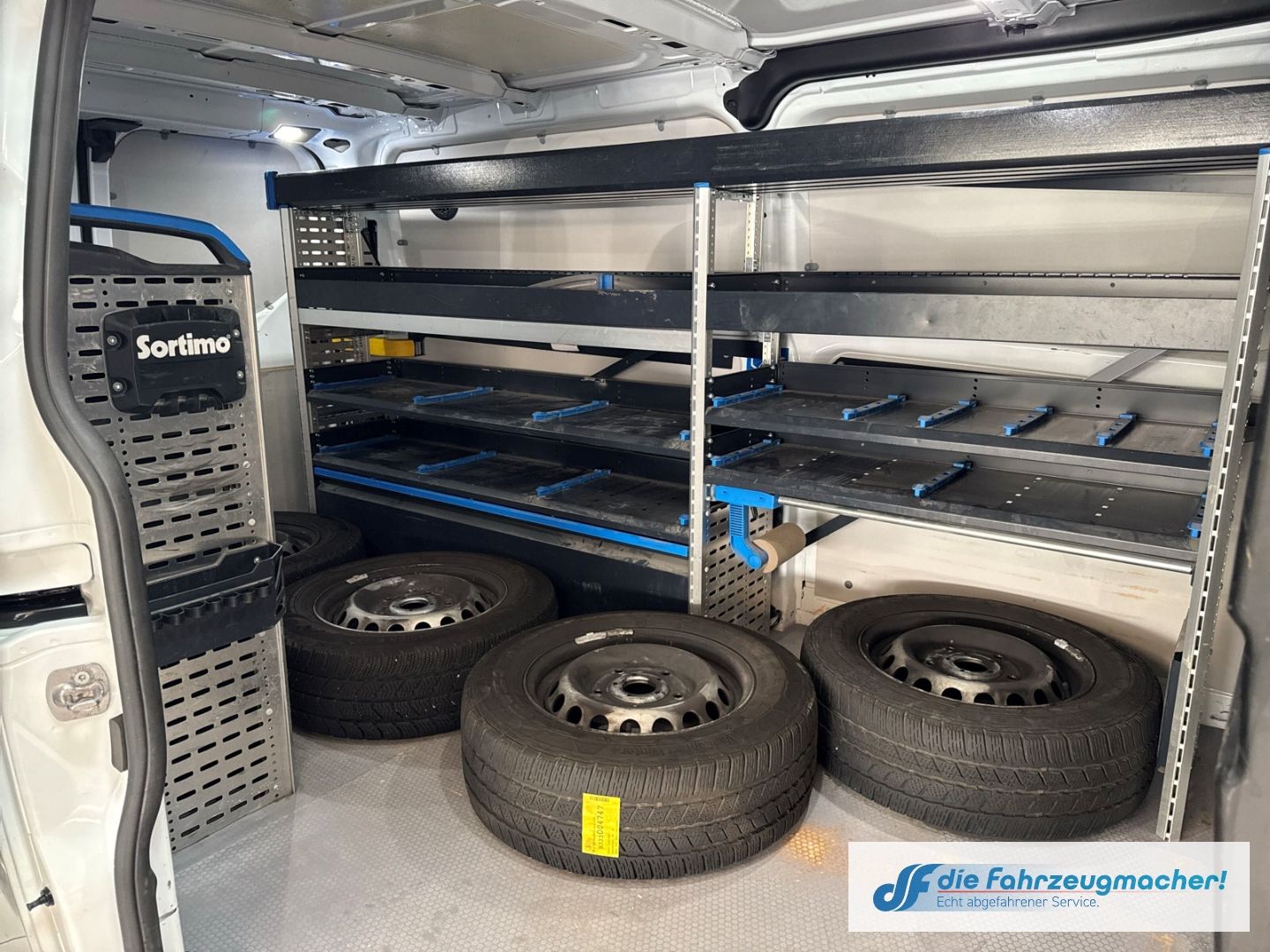 Fahrzeugabbildung Ford Transit Custom Werkstatt 340 L2 Trend Navi Apple