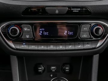 Hyundai i30 1.0 Trend Kombi DCT LED CarPlay Kamera Navi