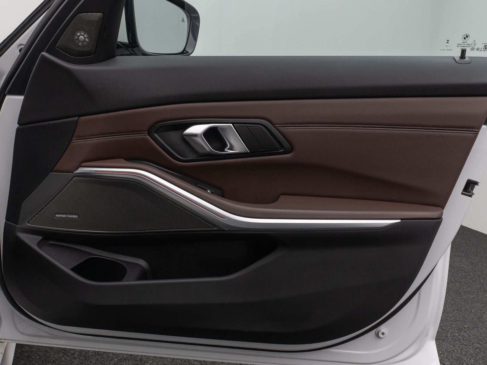 Fahrzeugabbildung BMW 320d  xD M Sport Kamera HUD DAB H/K Alarm 19Zoll