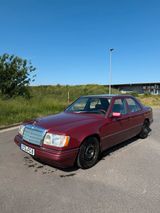 Mercedes-Benz Mercedes Benz W124 300e - Mercedes-Benz E 300 aus 1990