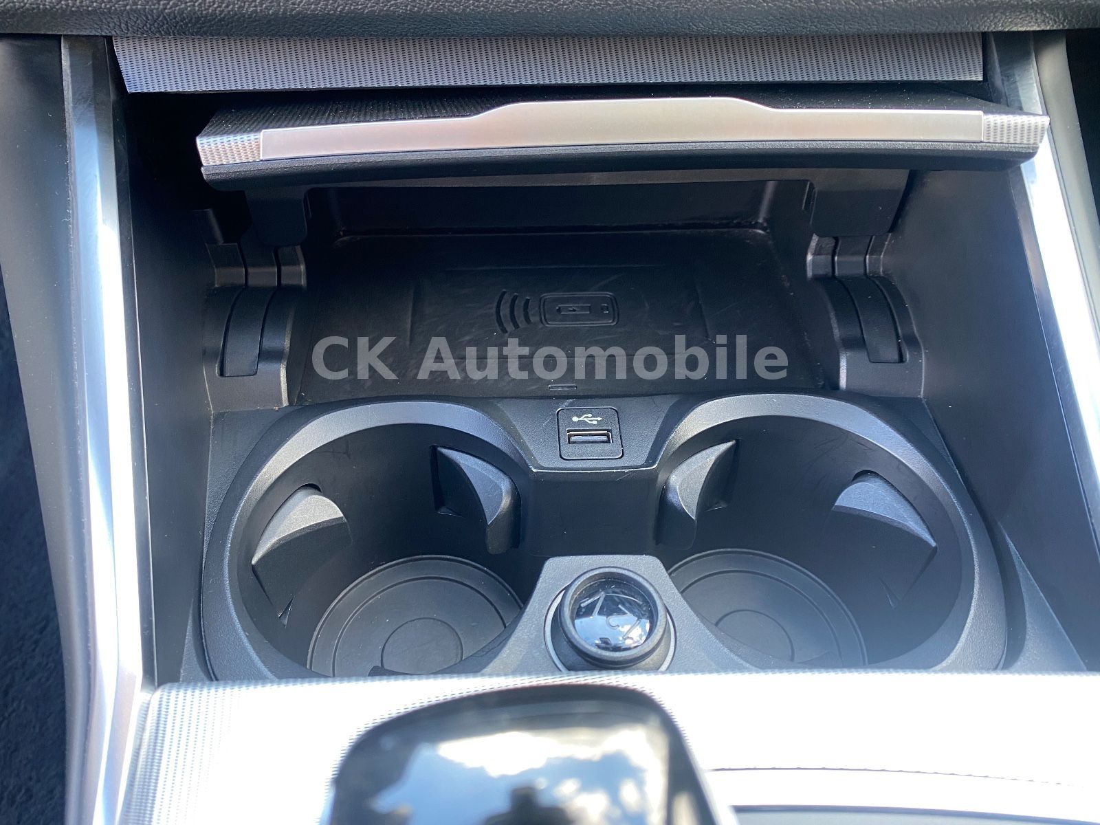 Fahrzeugabbildung BMW M340i Touring xDrive/Navi/HeadUP/Pano/360°