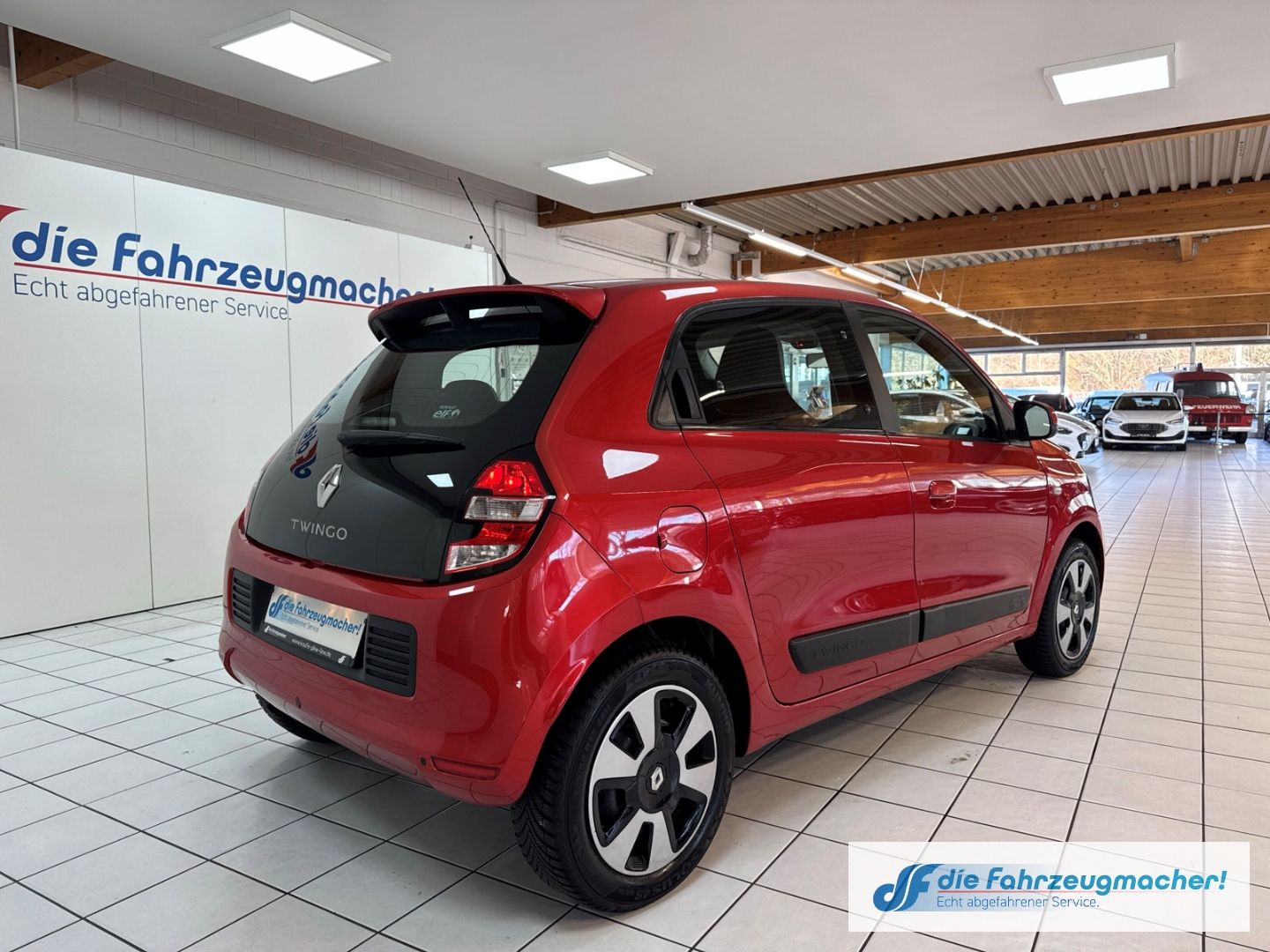 Fahrzeugabbildung Renault Twingo Experience DAB Tel.-Vorb. Berganfahrass.
